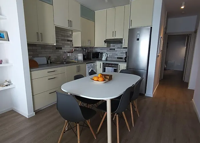 Sunorama Waterfront Apartment *