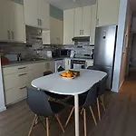 Sunorama Waterfront Apartament *
